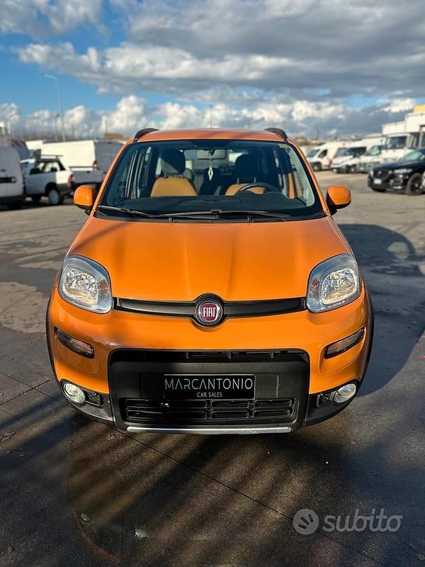Arancione Usata 2013 Fiat Panda 4x4 Due volumi | 7390 € (Buon prezzo) - Immagine 1/4