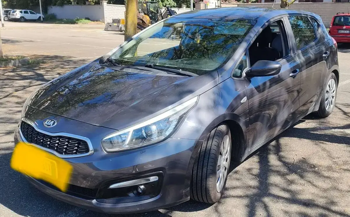 Usata Kia Ceed Active 110 CV (80 kW) 2016 Grigio Utilitaria