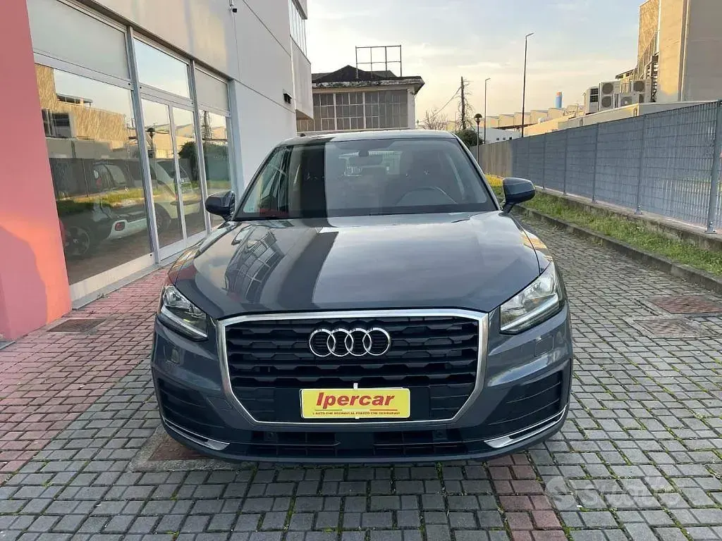 Usata Audi Q2 Business 116 CV (85 kW) 2017 Grigio SUV