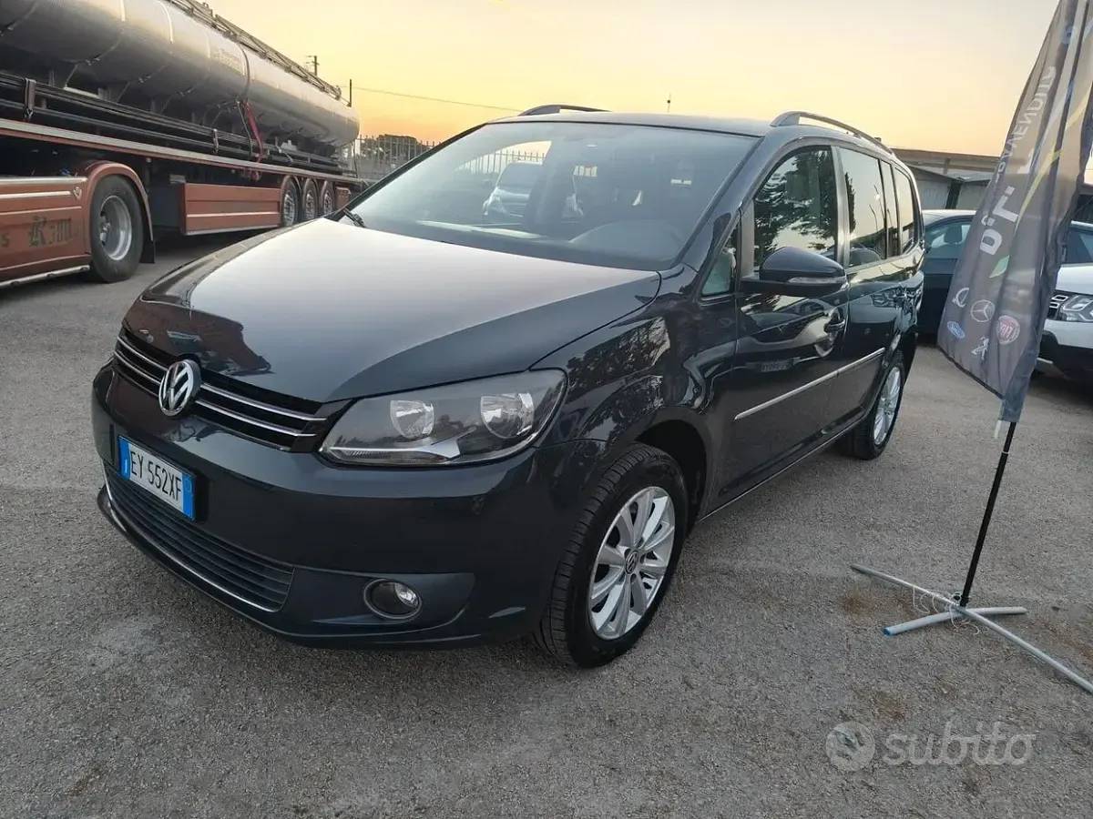 Usata VW Touran Highline 150 CV (110 kW) 2015 Grigio Monovolume