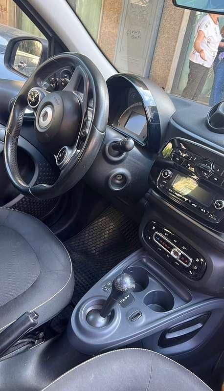 Usata Smart ForFour Passion 75 CV (55 kW) 2016 Bianco Utilitaria