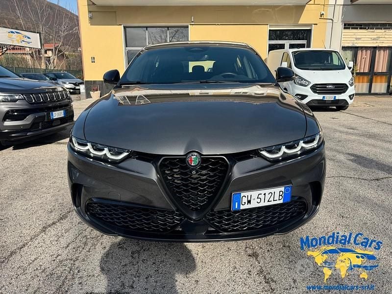 Usado Alfa Romeo Tonale Sprint 131 CV (96 kW) 2024 Gris SUV