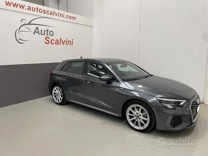 Grigio Usata 2023 Audi A3 S-Line Berlina | 30.900 € (Buon prezzo) - Immagine 1/4