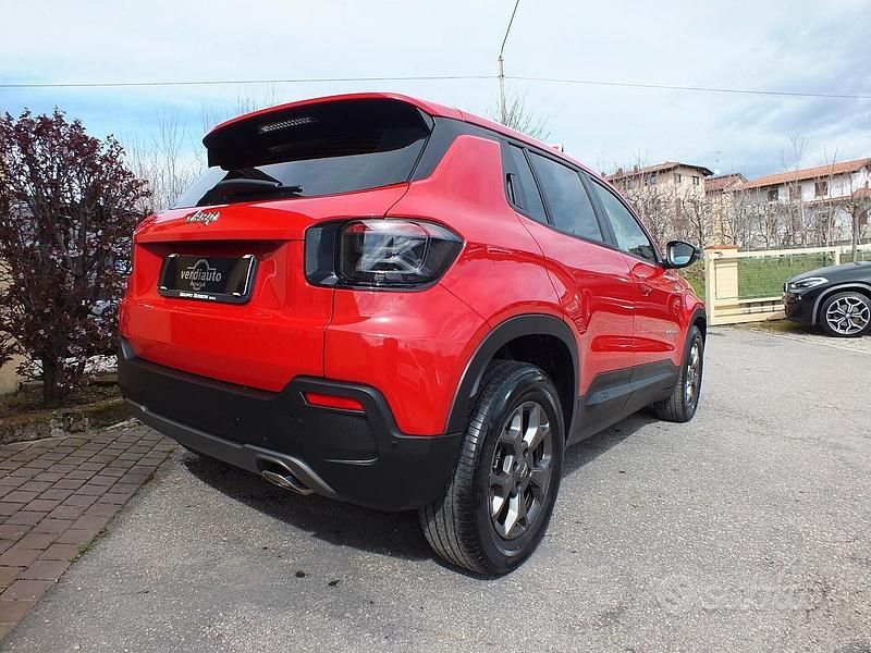 Usata Jeep Avenger 101 CV (74 kW) 2023 Rosso met. SUV