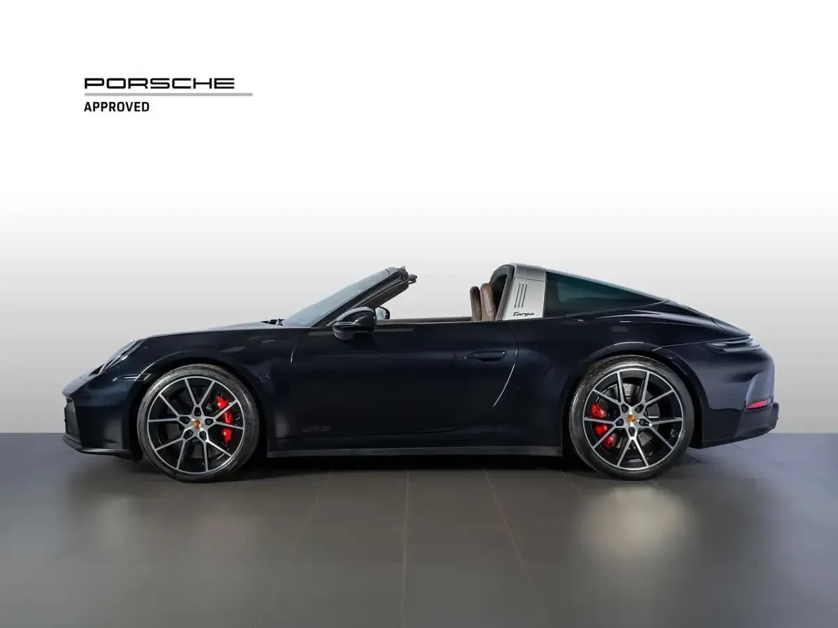 Usata Porsche 992 541 CV (397 kW) 2024 Nero jet metallizzato Cabrio