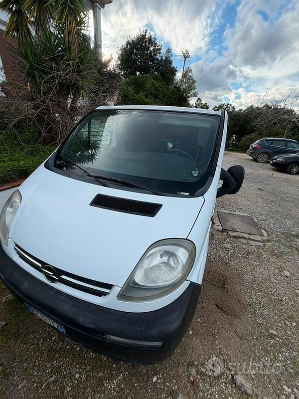 Usata Opel Vivaro 2003 Monovolume