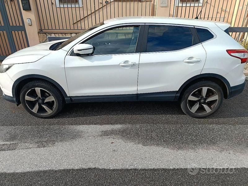 Usata Nissan Qashqai 110 CV (80 kW) 2016 Bianco SUV
