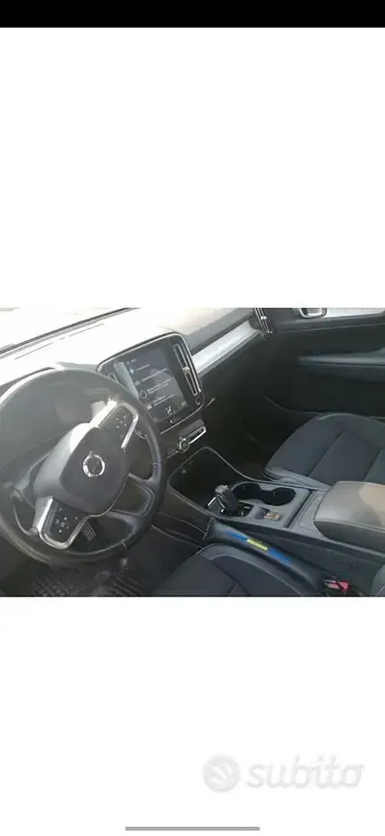 Usata Volvo XC40 Momentum 150 CV (110 kW) 2019 Bianco SUV