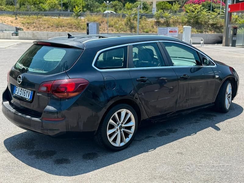 Usata Opel Astra Cosmo 2011 Nero Station wagon