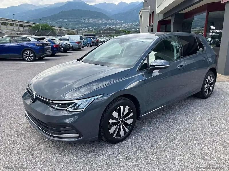 Usata VW Golf VIII Move 116 CV (85 kW) 2023 Grigio Berlina