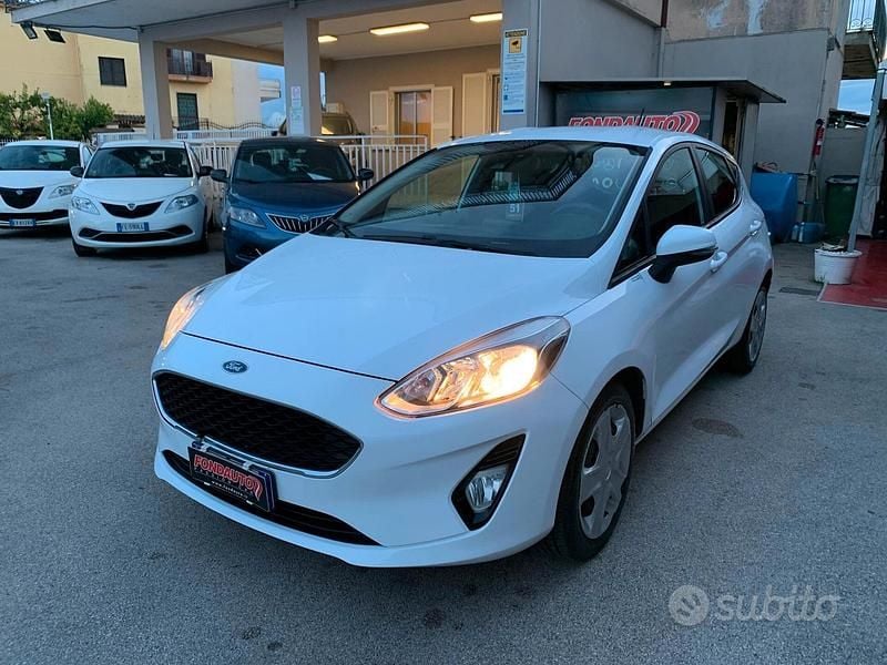 Grigio Usata 2018 Ford Fiesta Vignale Tre volumi | 6999 € (Buon prezzo) - Immagine 1/4