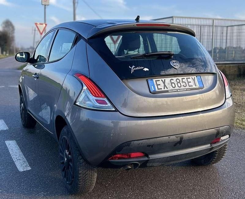 Usata Lancia Ypsilon Gold 80 CV (58 kW) 2014 Utilitaria