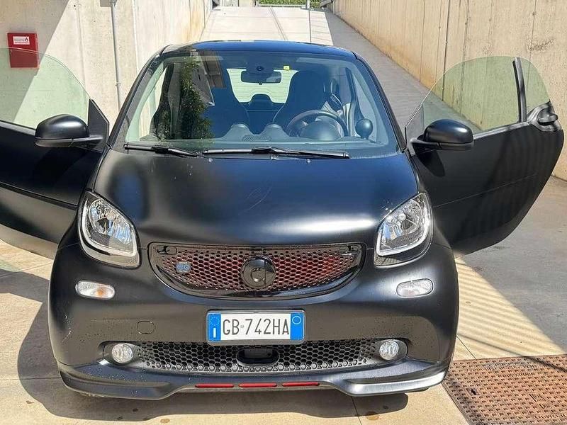 Usata Smart ForTwo Coupé Brabus 41 kW (56 CV) 2020 Nero Utilitaria