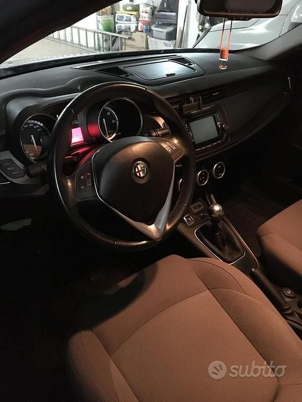 Usata Alfa Romeo Giulietta Business 120 CV (88 kW) 2016 Grigio Utilitaria