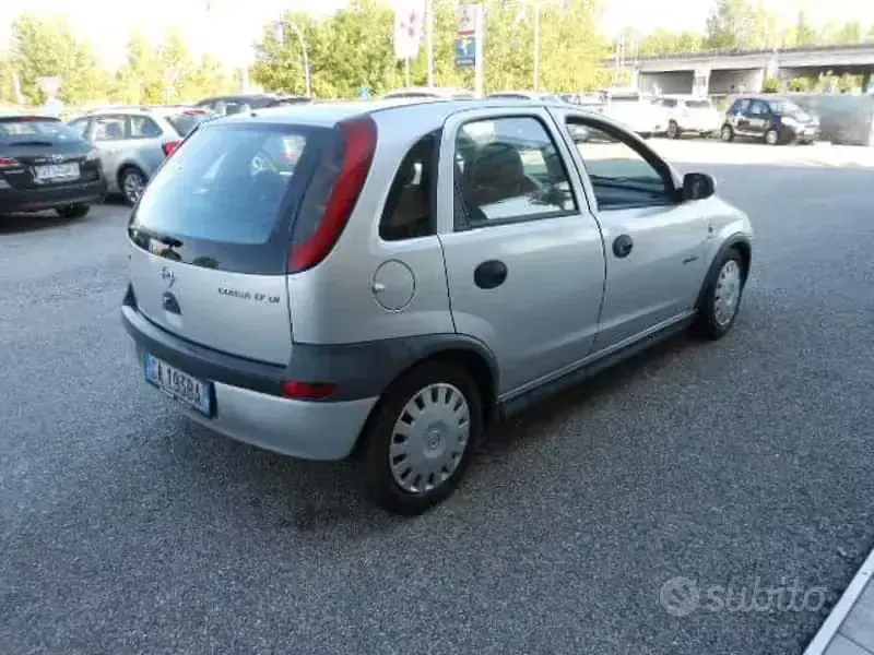 Usata Opel Corsa 65 CV (47 kW) 2002 Utilitaria