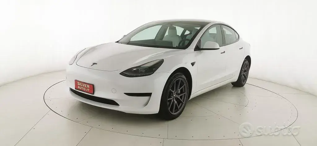 Usata Tesla Model 3 RWD 88 kW (120 CV) 2023 Bianco Berlina