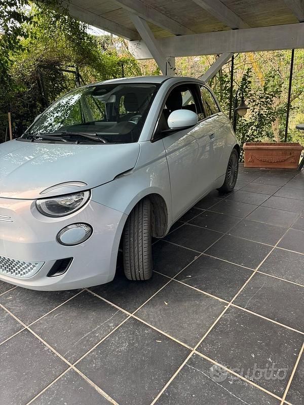 Usata Fiat 500e 9 kW (13 CV) 2020 Grigio Utilitaria
