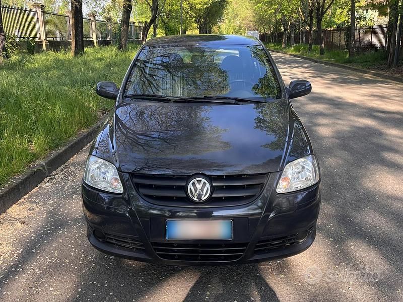 Usata VW Fox 75 CV (55 kW) 2005 Grigio Utilitaria