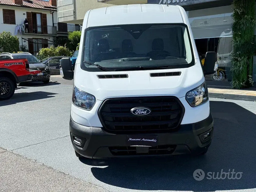Begagnad Ford Transit Trend 131 HK (96 kW) 2024 Vit Halvkombi
