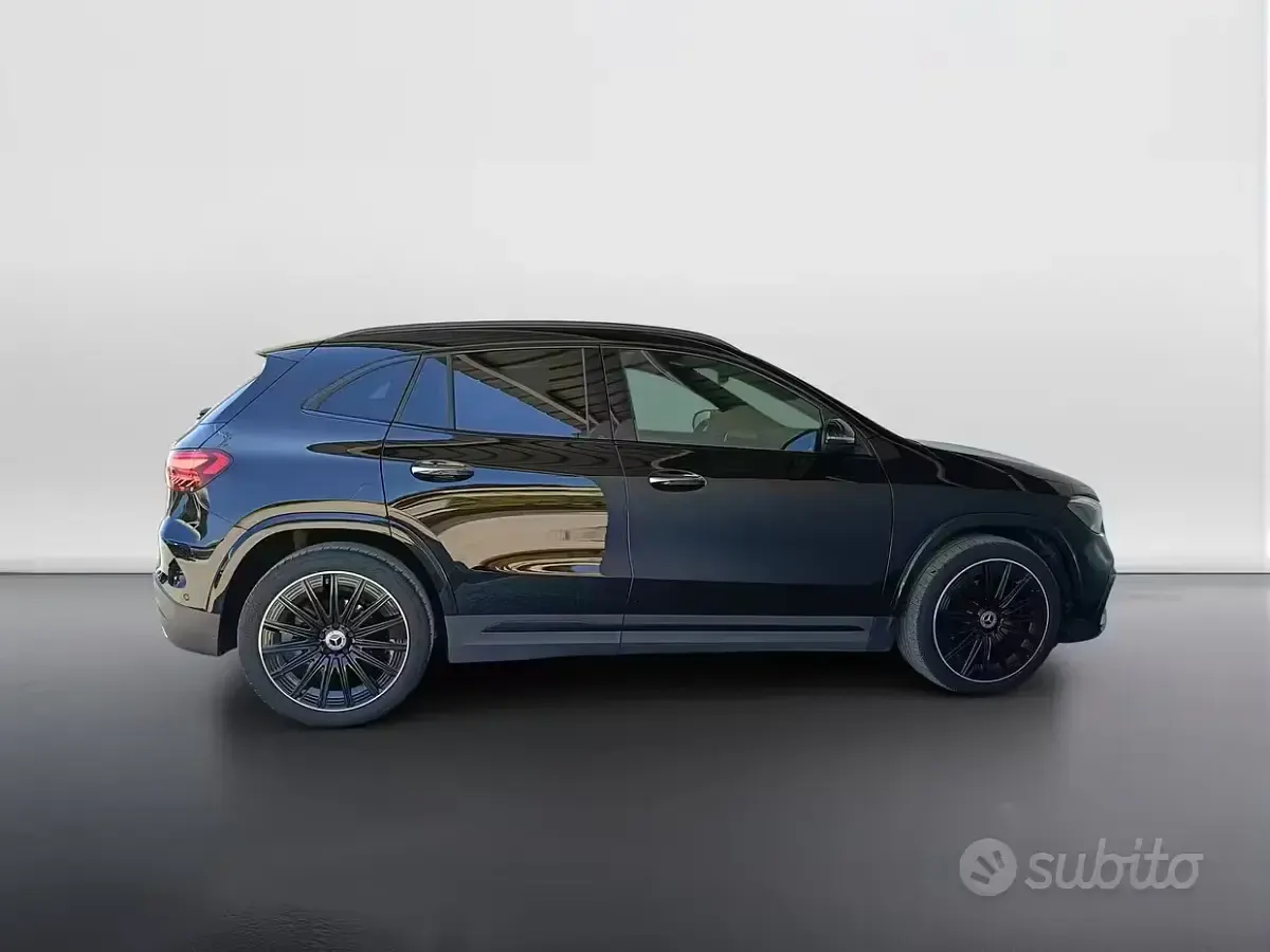 Usata Mercedes GLA200 AMG line 150 CV (110 kW) 2023 Nero SUV