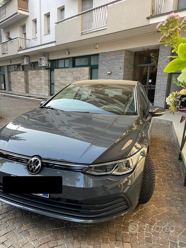 Usata VW Golf VIII 110 CV (80 kW) 2022 Grigio Berlina