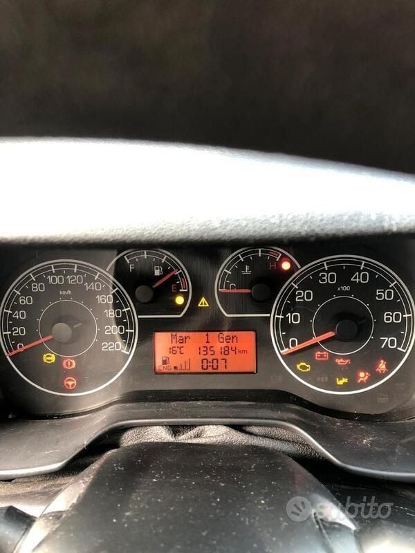 Usata Fiat Grande Punto 77 CV (56 kW) 2013 Nero Utilitaria