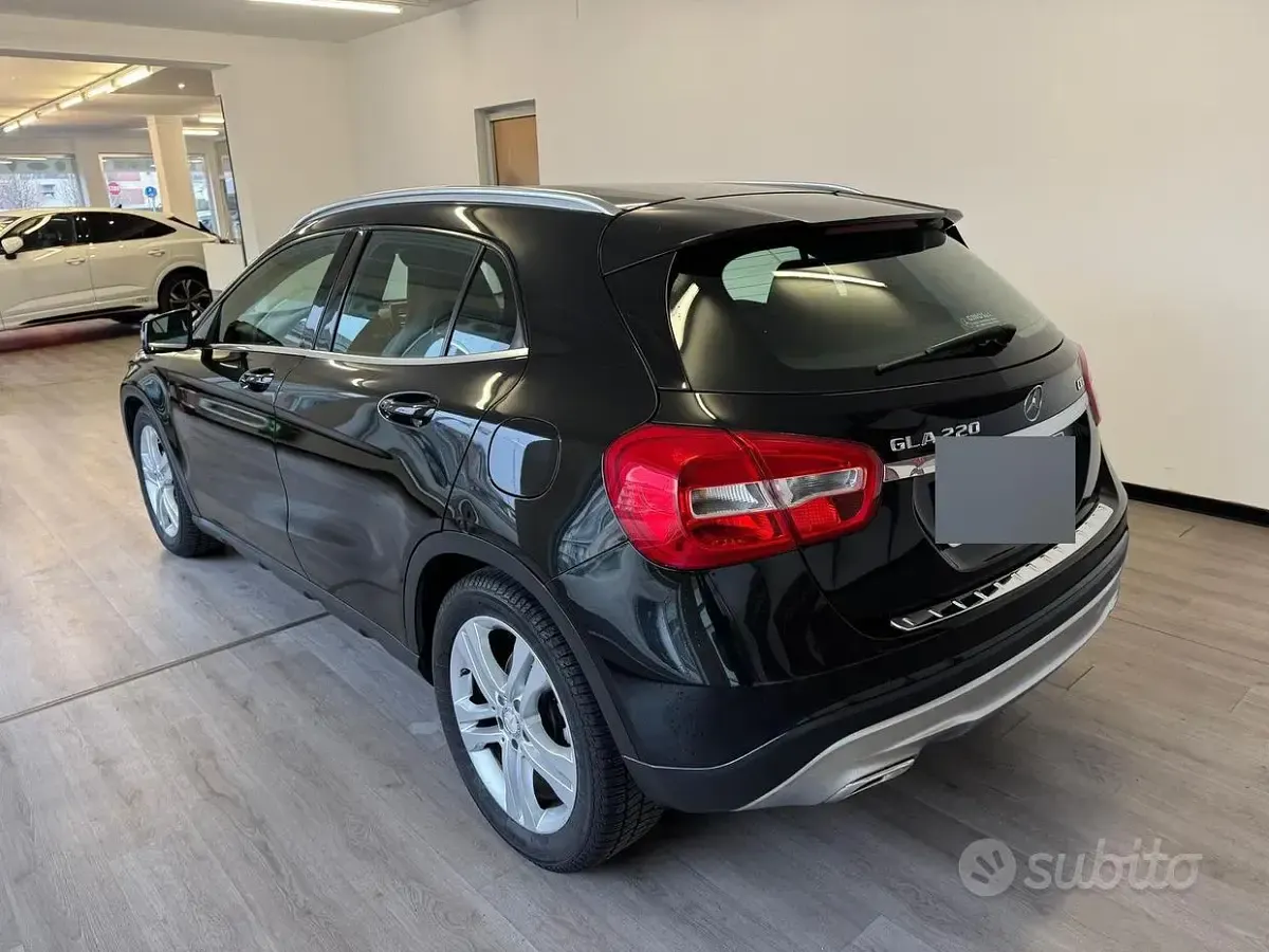 Usata Mercedes GLA220 170 CV (125 kW) 2015 Nero SUV