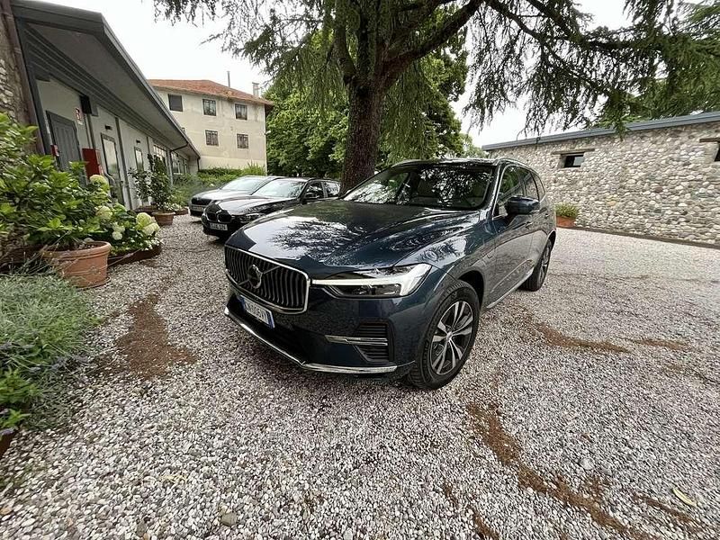 Usata Volvo XC60 253 CV (186 kW) 2023 Blu/azzurro SUV