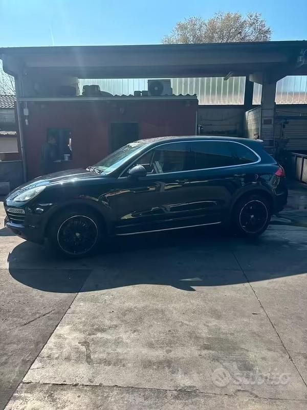 Usado Porsche Cayenne 245 CV (180 kW) 2011 Negro SUV