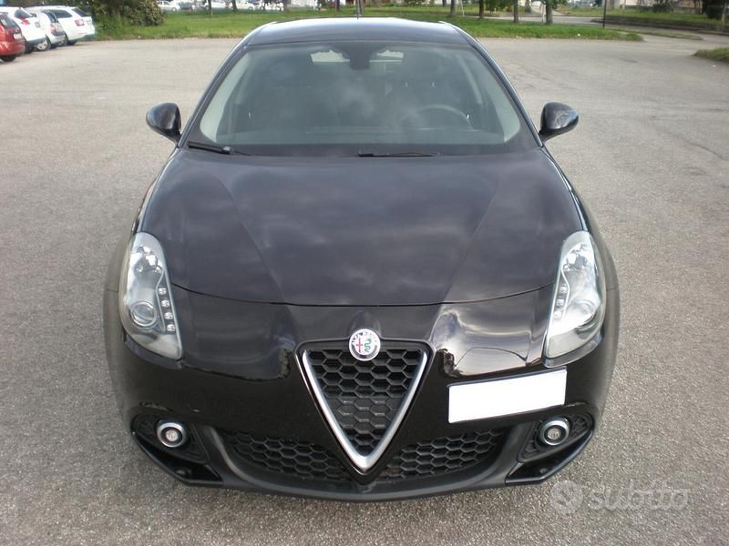 Usata Alfa Romeo Giulietta 120 CV (88 kW) 2019 Nero Utilitaria