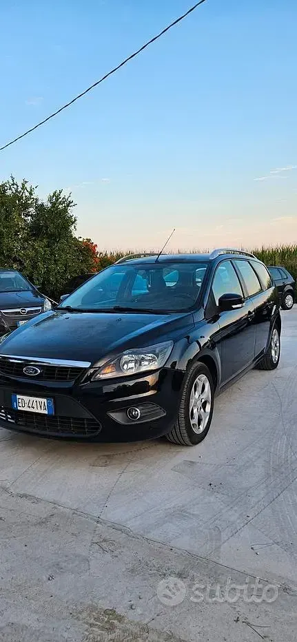 Usata Ford Focus 109 CV (80 kW) 2010 Nero Berlina