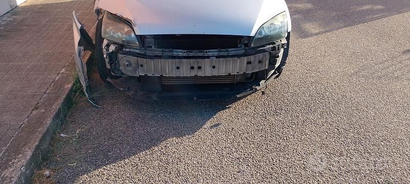 Usata Ford Focus 100 CV (73 kW) 2007 Grigio Berlina