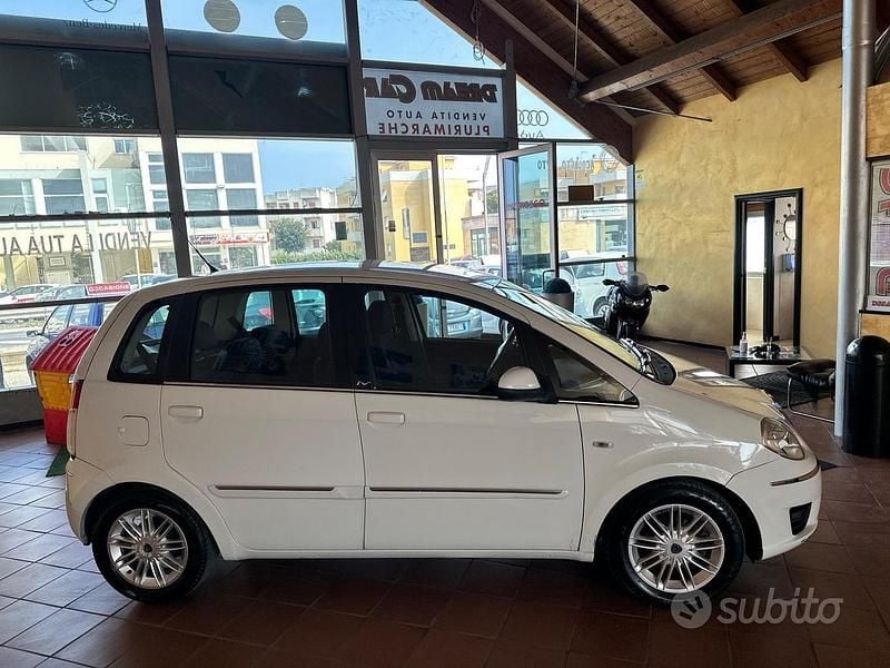 Usata Lancia Musa 77 CV (56 kW) 2011 Bianco Monovolume