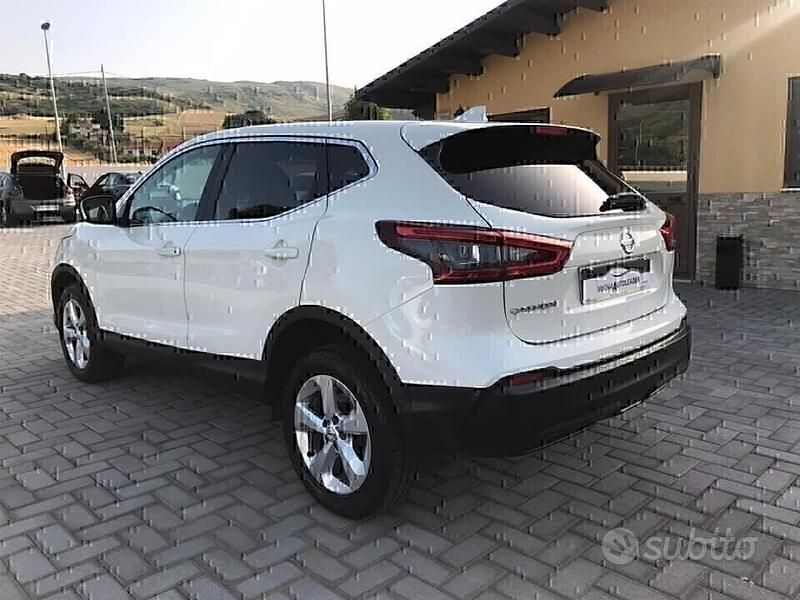 Usata Nissan Qashqai 131 CV (96 kW) 2018 Bianco SUV
