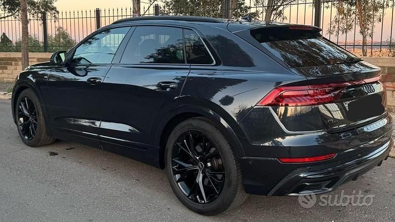 Usata Audi Q8 Sport 286 CV (210 kW) 2022 Blu SUV