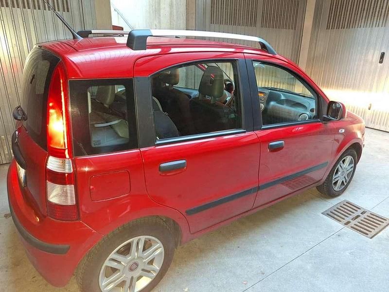 Usata Fiat Panda Dynamic 69 CV (50 kW) 2011 Rosso Utilitaria