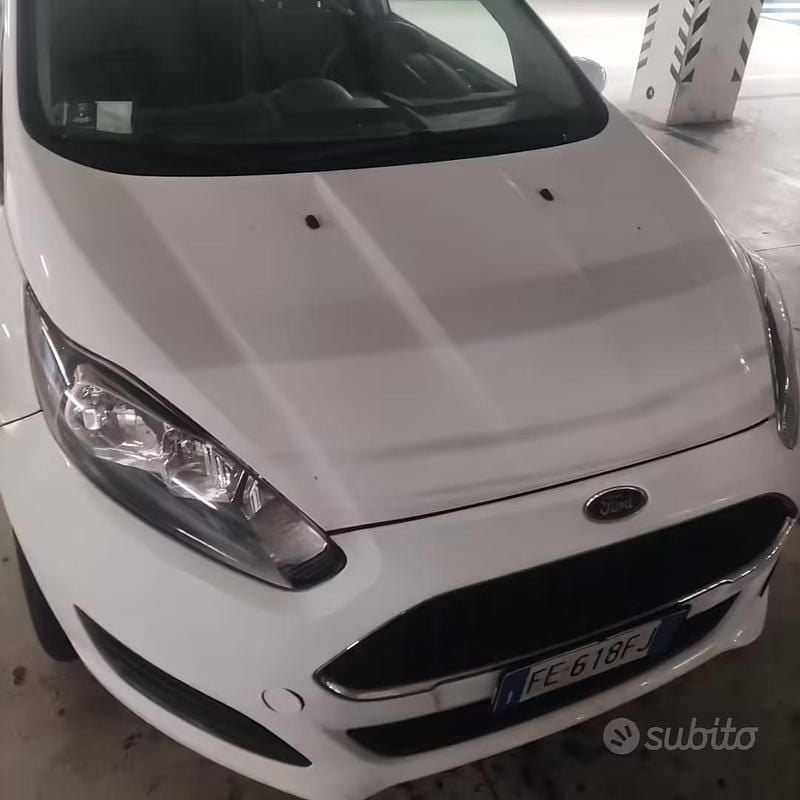 Usata Ford Fiesta 80 CV (58 kW) 2016 Bianco Berlina