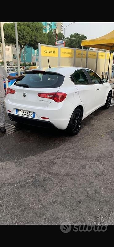 Usata Alfa Romeo Giulietta 109 CV (80 kW) 2016 Bianco Utilitaria