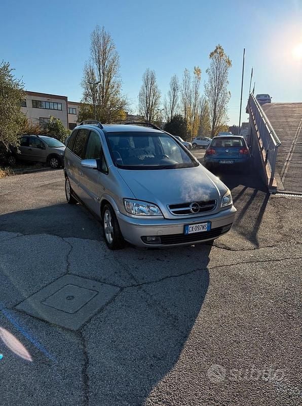 Usata Opel Zafira Eco 97 CV (71 kW) 2005 Monovolume