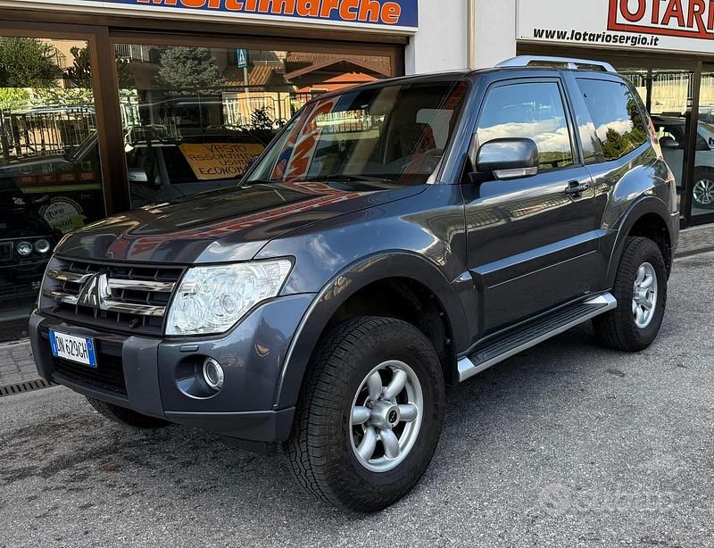 Usata Mitsubishi Pajero Instyle 170 CV (125 kW) 2008 Blu/azzurro SUV