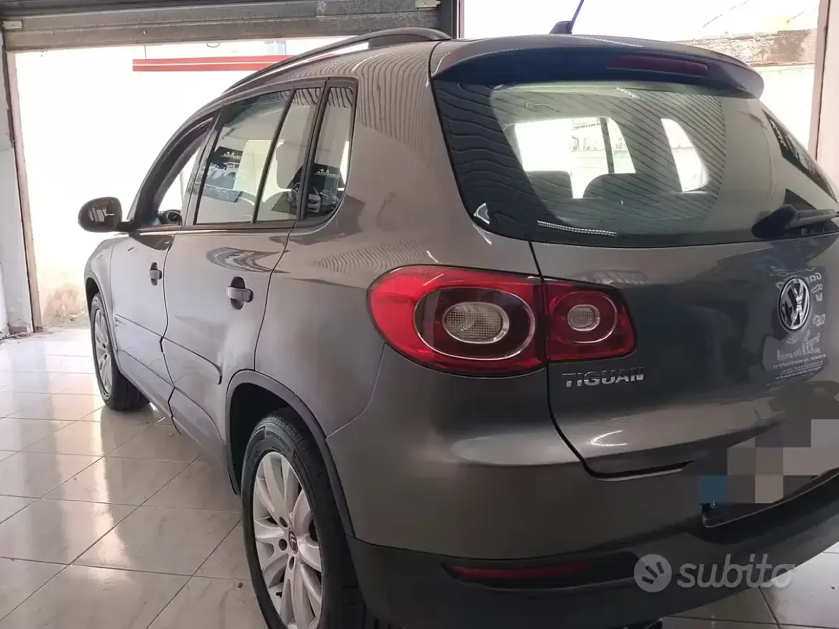 Usata VW Tiguan 170 CV (125 kW) 2008 Grigio SUV