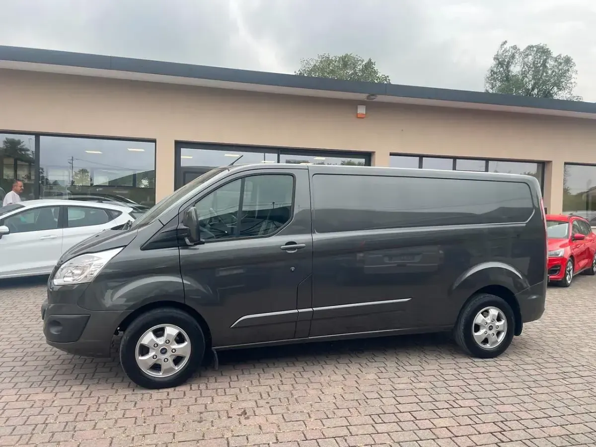 Usata Ford Transit Custom Titanium 130 CV (95 kW) 2017 Grigio