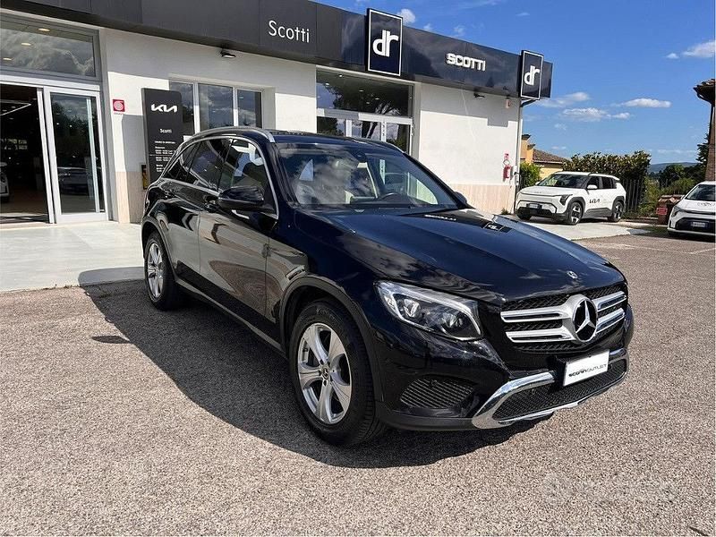 Usata Mercedes E250 204 CV (150 kW) 2019 Nero Station wagon