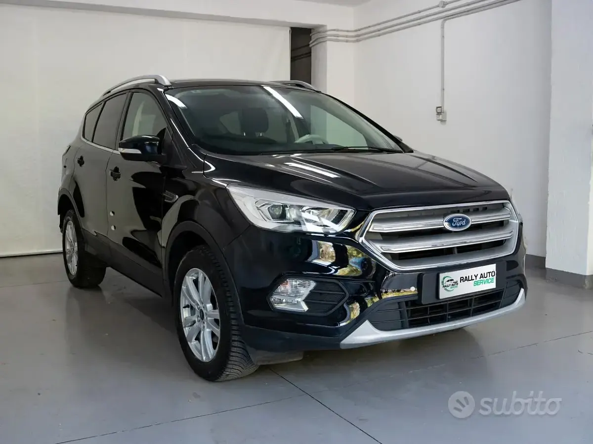 Usata Ford Kuga 120 CV (88 kW) 2019 Bluazzurro SUV