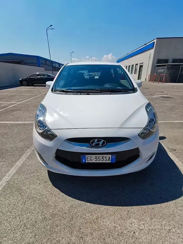 Usata Hyundai ix20 Style 125 CV (91 kW) 2011 Bianco Utilitaria
