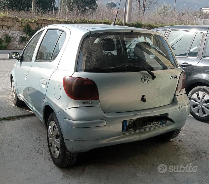Usata Toyota Yaris 2004 Berlina