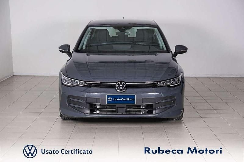Usata VW Golf VIII Life 116 CV (85 kW) 2025 Grigio Utilitaria