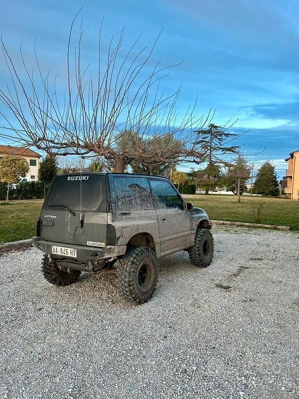 Usata Suzuki Vitara 82 CV (60 kW) 1992 SUV
