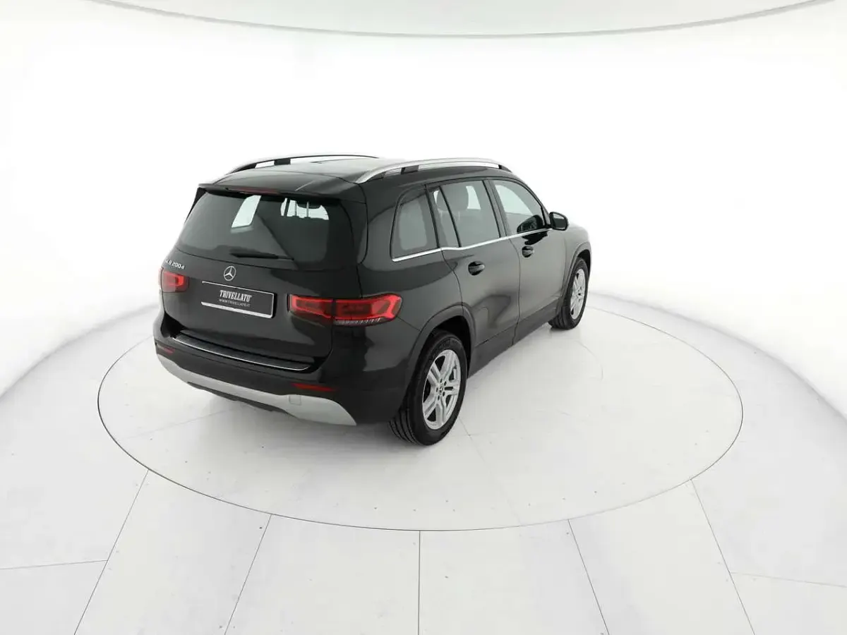 Usata Mercedes GLB200 Business 150 CV (110 kW) 2022 Nero SUV