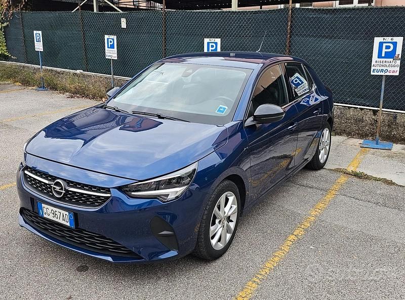 Blu/azzurro Usata 2021 Opel Corsa Edition Tre volumi | 9000 € (Buon prezzo) - Immagine 1/4